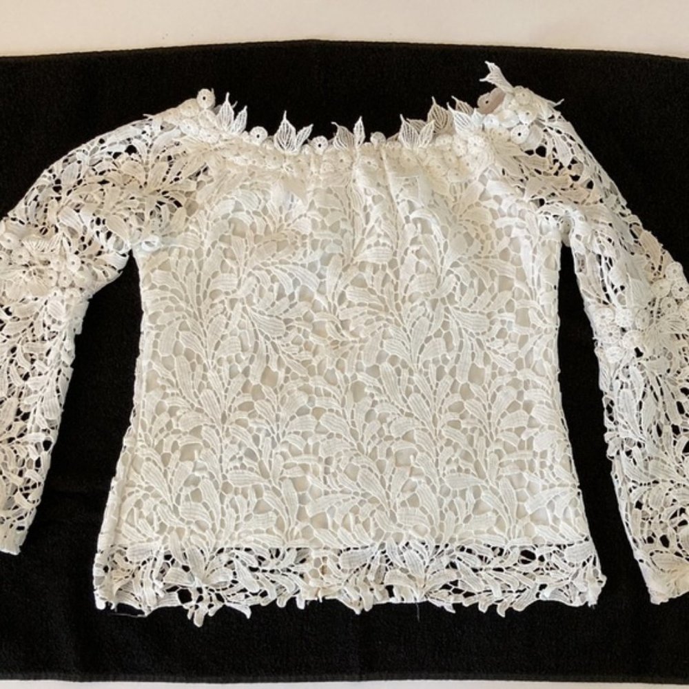 Off the shoulder lace top bell sleeve Size L